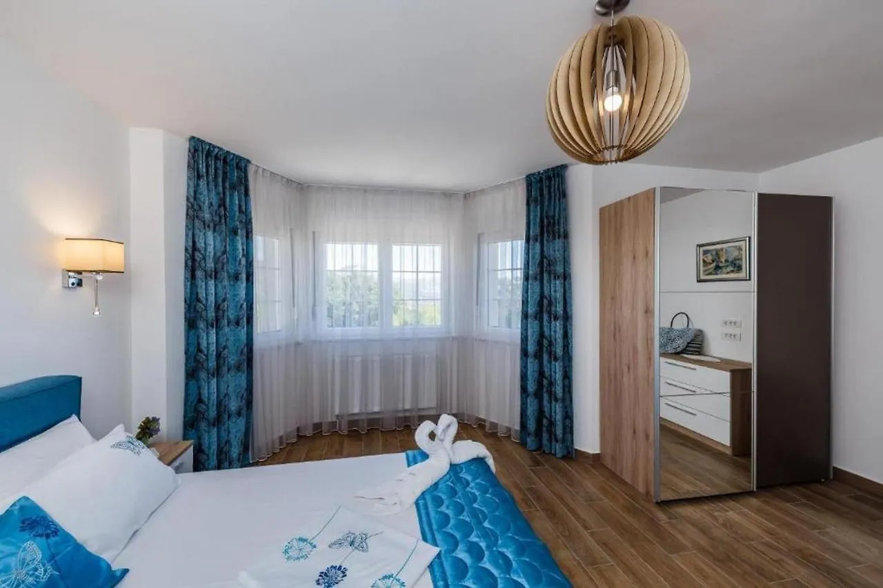 Villa Stone Queen Kastel Novi 0*,