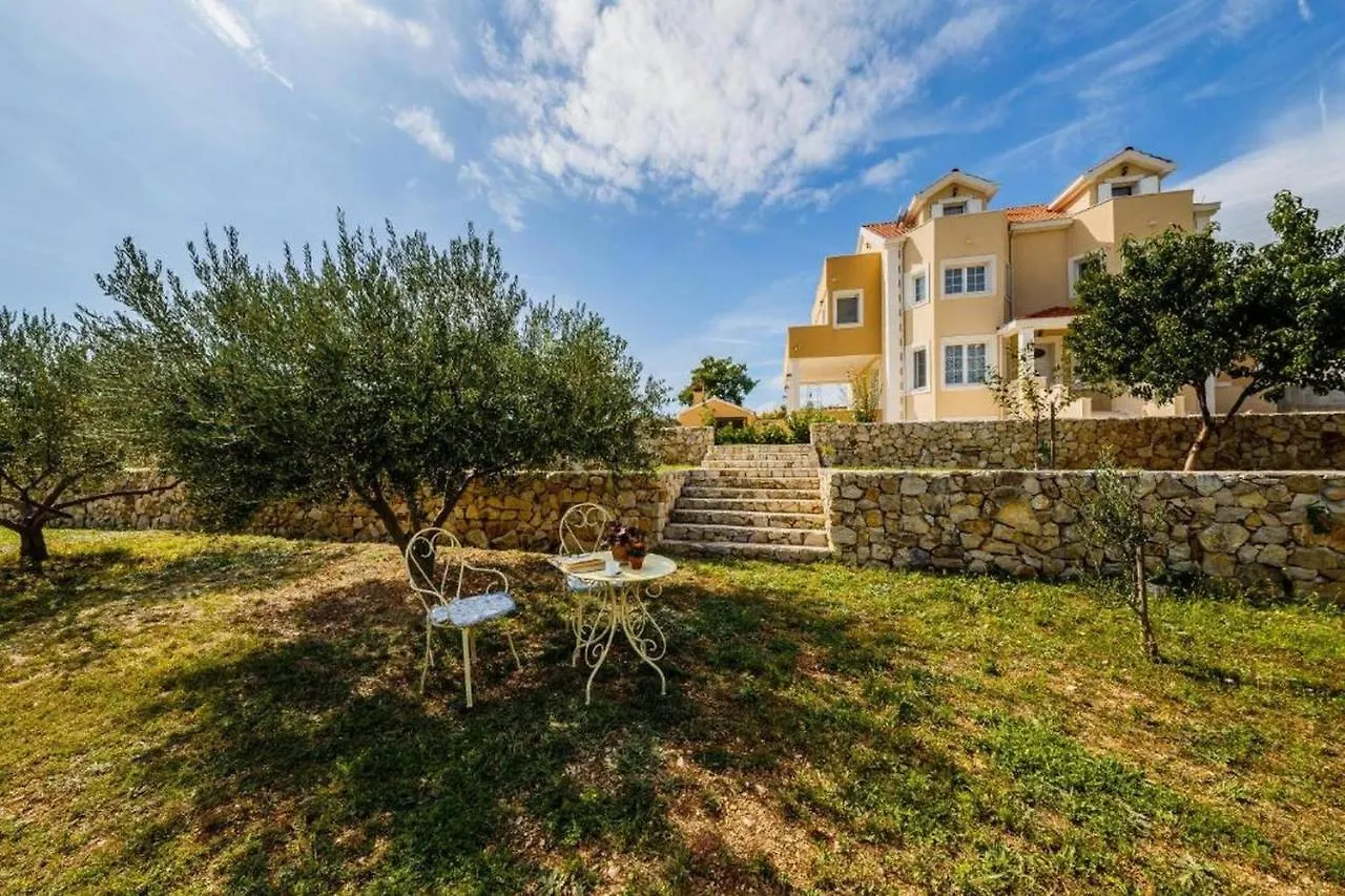 Villa Stone Queen Kastel Novi