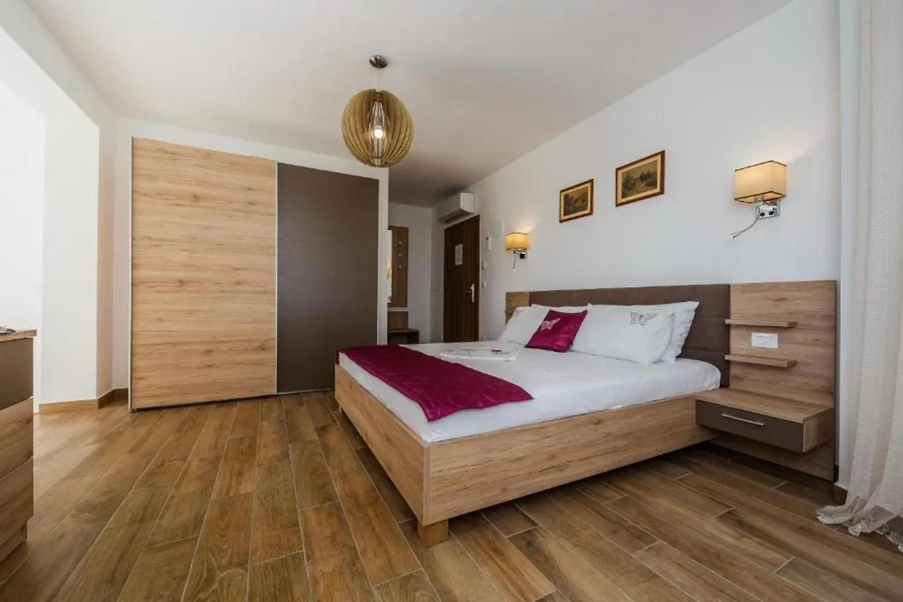Villa Stone Queen Kastel Novi Croatia