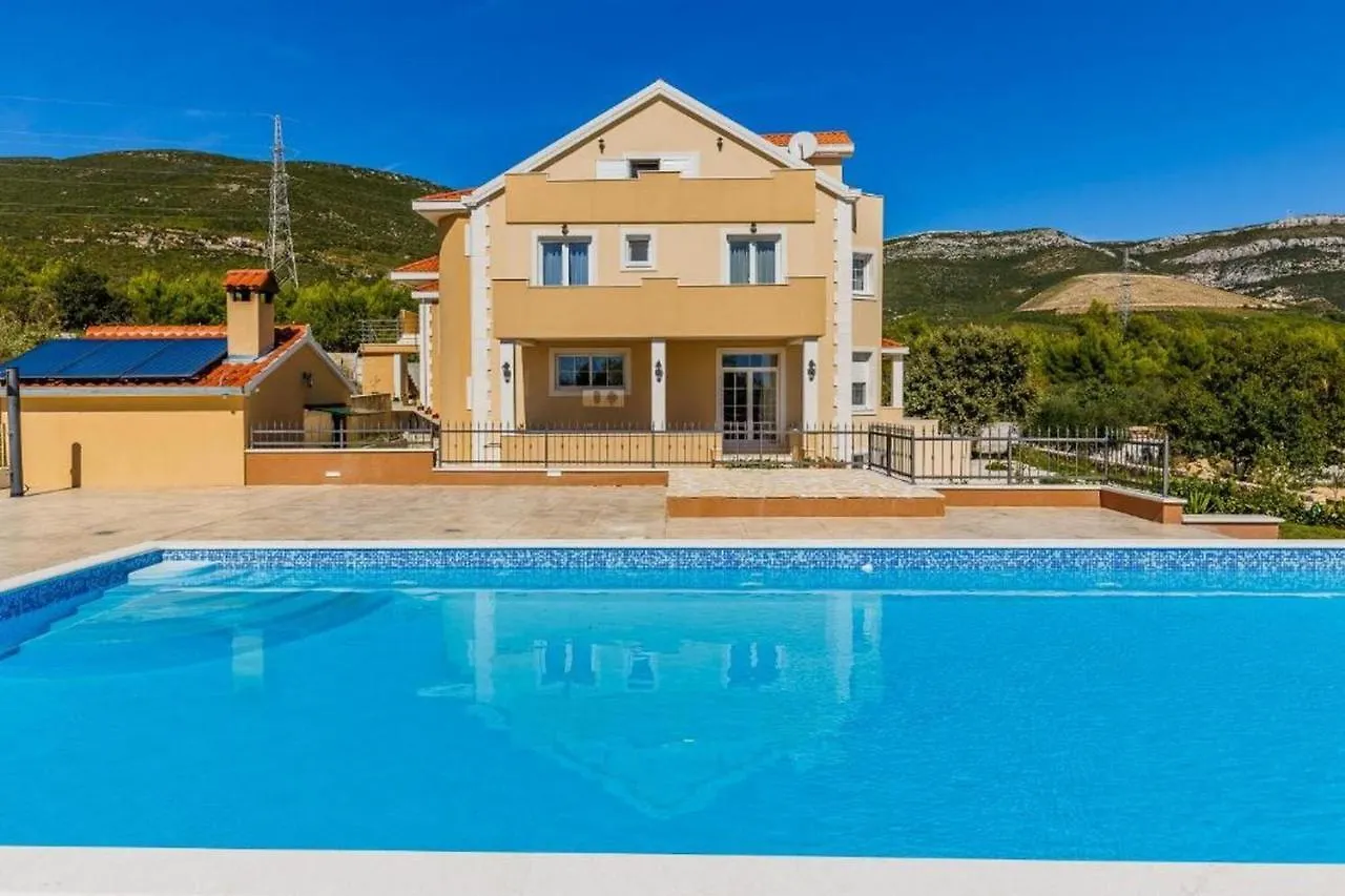 Villa Stone Queen location