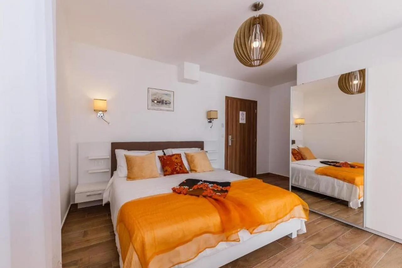 Villa Stone Queen Kastel Novi 0*,