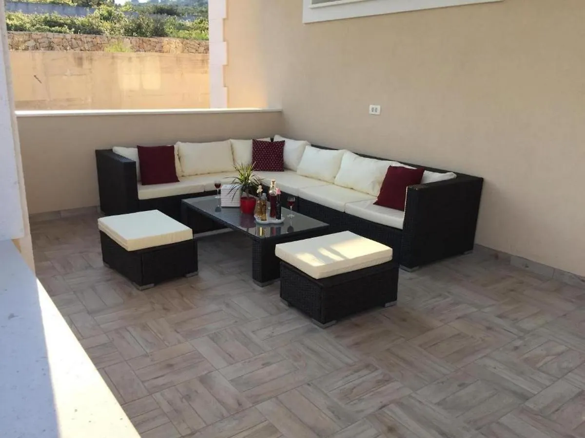 Villa Stone Queen Kastel Novi Croatia