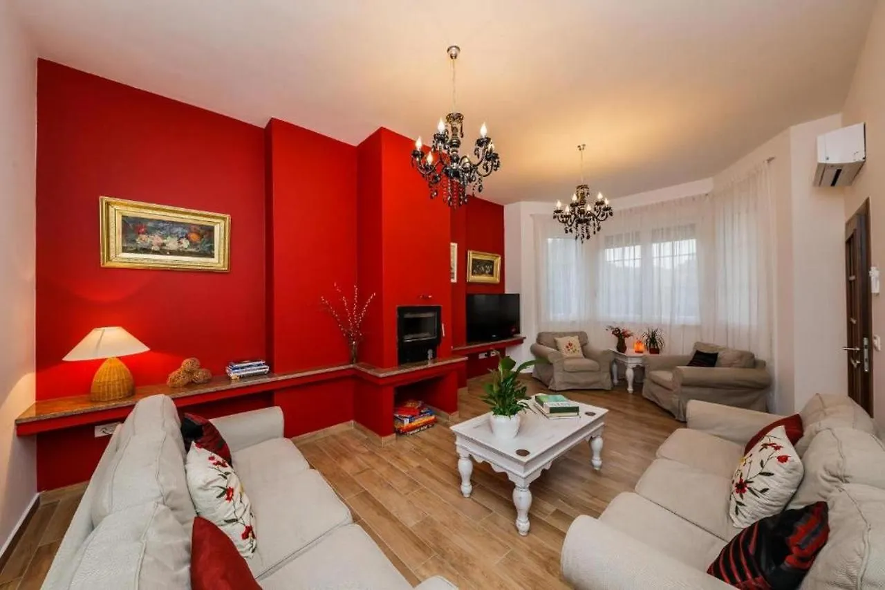 Villa Stone Queen Kastel Novi